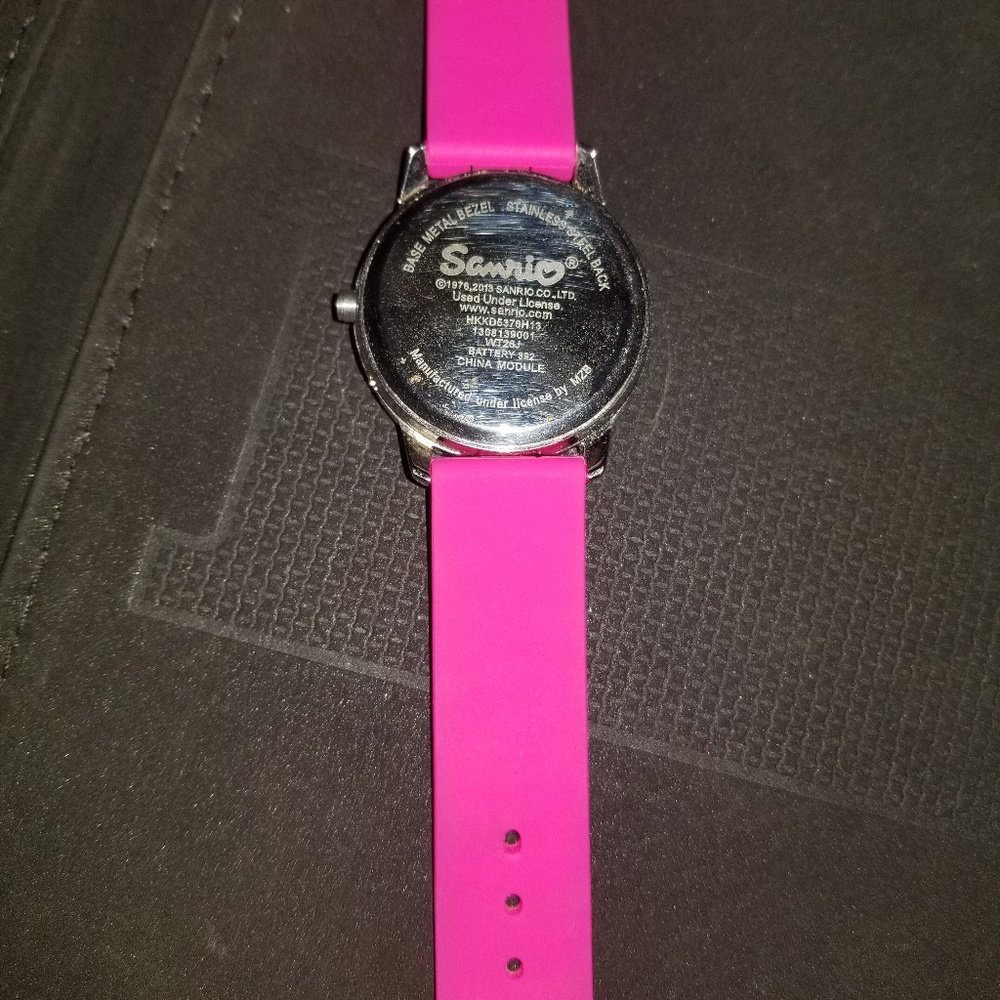 Hello Kitty Watch - Picture 2 of 3